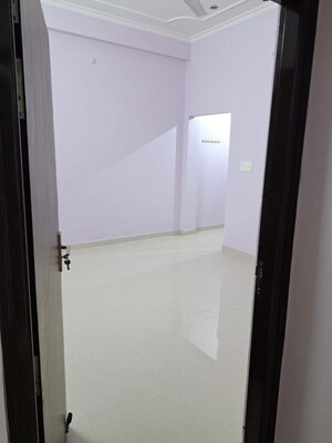 Room in 2 BHK Independent House at Gomti Nagar – for Rent