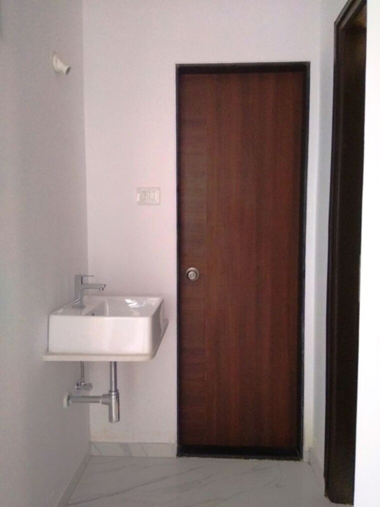 Bathroom, gk-sai-radha-complex 2 Bedroom 700 Sq.Ft. Apartment In Bhandup West Mumbai 10222906