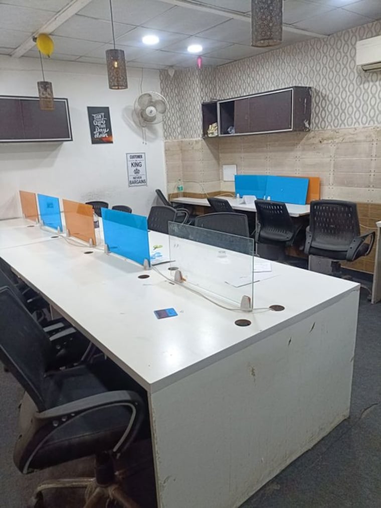 Team Area, sector 2 Commercial Office Space 600 Sq.Ft. In Sector 2 Noida 10222628