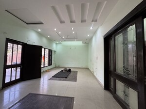 Living Room in 4 BHK Builder Floor at Sector 7 – for Rent