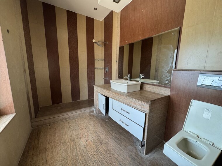 Bathroom, sector 7 4 Bedroom 4500 Sq.Ft. Builder Floor In Sector 7 Panchkula 10222926