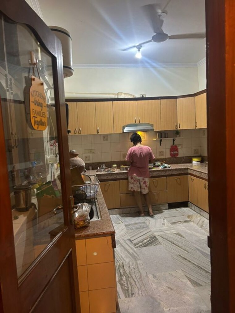 Bedroom, sector 23 2 Bedroom 263 Sq.Yd. Builder Floor In Sector 23 Gurgaon 10222952