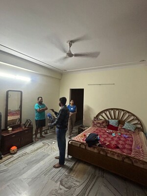Bedroom in 2 BHK Builder Floor at Sector 23 – for Rent