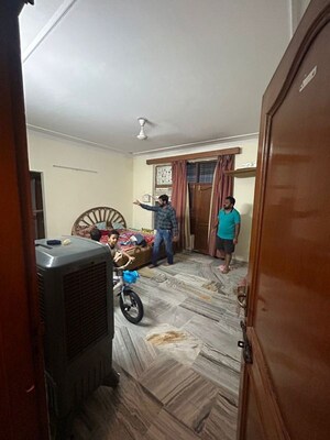 Bedroom in 2 BHK Builder Floor at Sector 23 – for Rent