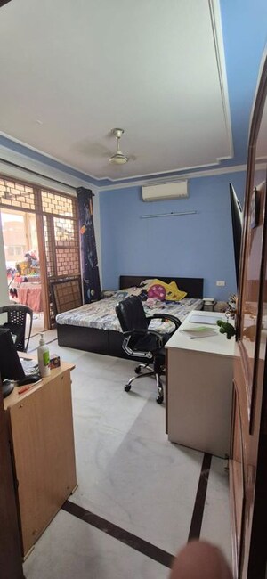 Living Room in 4 BHK Apartment at Dwarka – for Rent