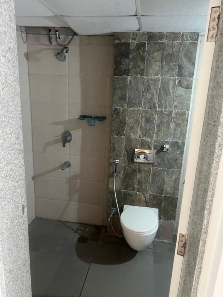 Bathroom, brahma-f-residences 3.5 Bedroom 1450 Sq.Ft. Apartment In Kalyani Nagar Pune 10222949