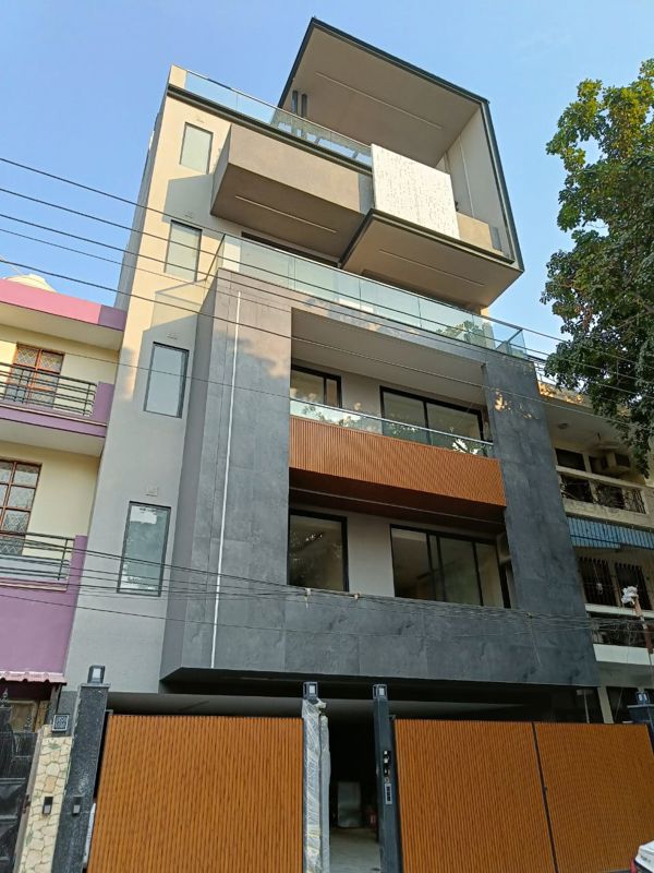 3 BHK + Servant Room Builder Floor For Sale in South City 1
