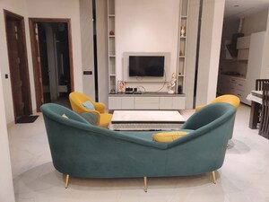 Living Room in 2 BHK Builder Floor at Sector 16 – for Rent