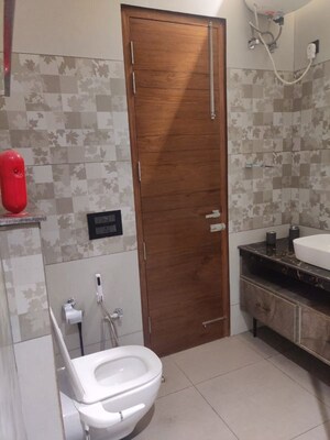 Bathroom in 2 BHK Builder Floor at Sector 16 – for Rent