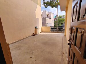 Room in 1 BHK Builder Floor at Carterpuri Village – for Rent