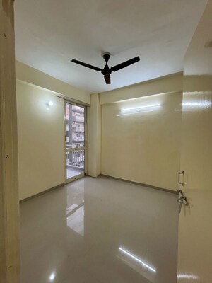 Room in 3 BHK Apartment at Conscient Habitat Residences, Sector 78 – for Sale