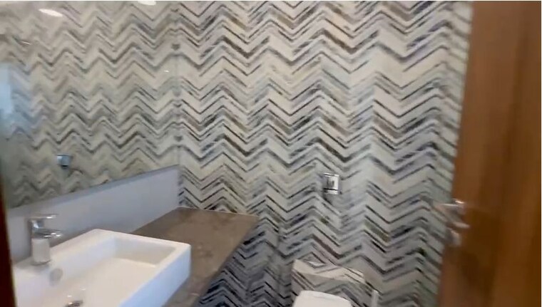 Bathroom, supreme-elenor 3 Bedroom 1495 Sq.Ft. Apartment In Chembur Mumbai 10222959