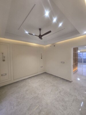 Room in 4 BHK Independent House at Canal Road – for Sale