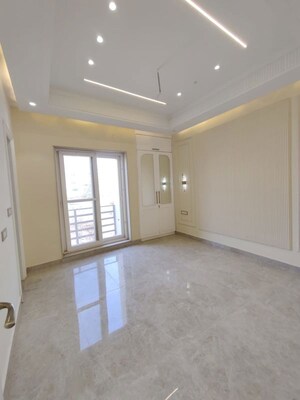 Room in 4 BHK Independent House at Canal Road – for Sale