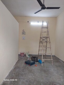 1 Rk+ Pooja Room,Extra Room Apartment For Rent in Adchini