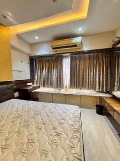 1 BHK + Pooja Room Apartment For Rent in Bandra West