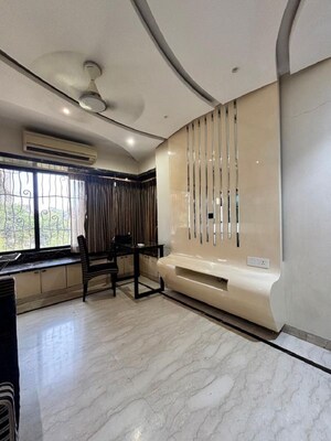 Bedroom in 1 BHK Apartment at Bandra West – for Rent