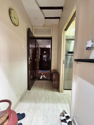  1 BHK Apartment at Bandra West – for Rent