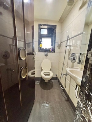  1 BHK Apartment at Bandra West – for Rent