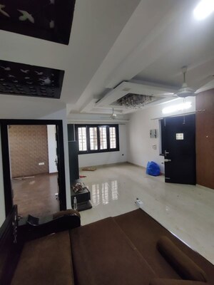 Room in 2 BHK Apartment at Gms Road – for Rent