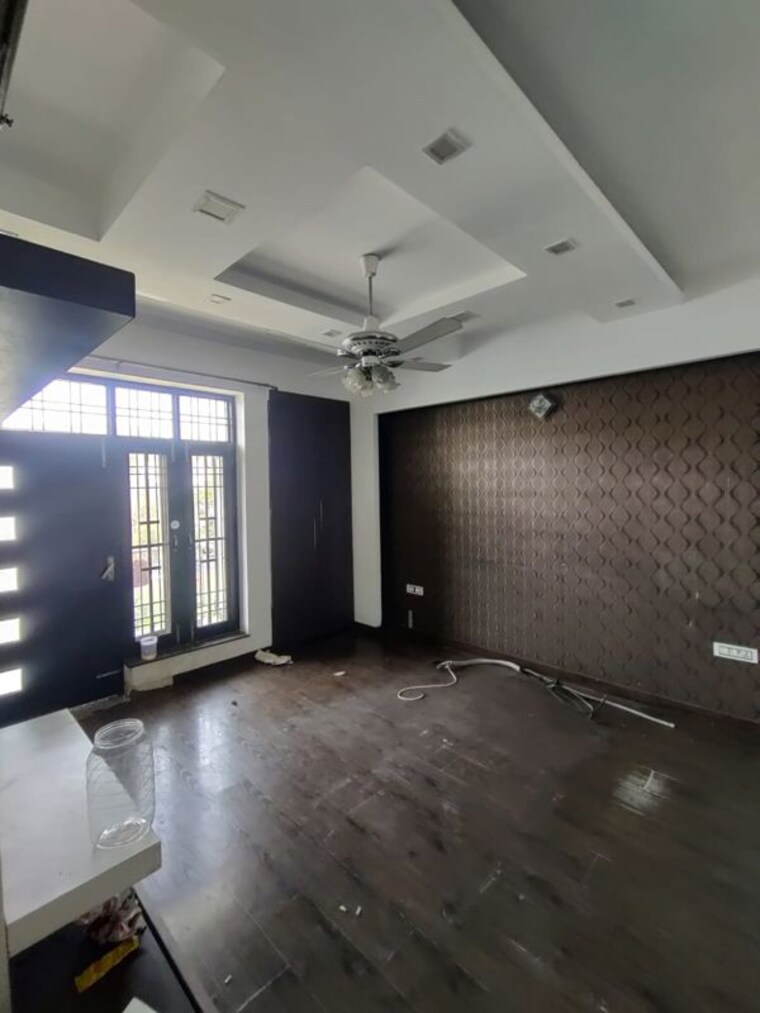 Room, gms road 2 Bedroom 1200 Sq.Ft. Apartment In Gms Road Dehradun 10223042