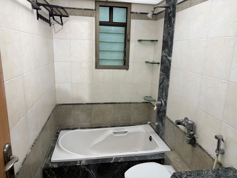 Bathroom, raj-classic 3 Bedroom 1450 Sq.Ft. Apartment In Andheri West Mumbai 10223095