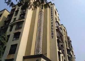 1 BHK Apartment For Sale in Dheeraj Valley, Goregaon East