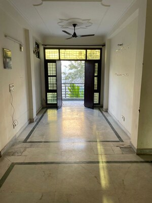 Building Lobby in 3 BHK Builder Floor at Mayfield Garden – for Rent