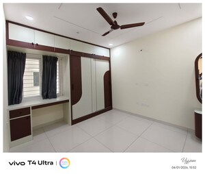 Room in 2.5 BHK Apartment at Aparna Zenon, Puppalaguda – for Rent