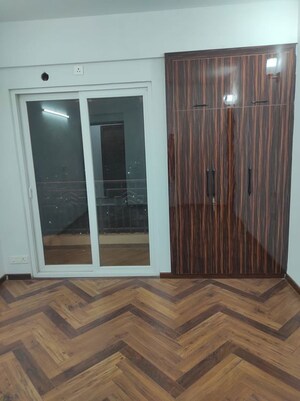 Room in 2 BHK Apartment at ACE Parkway, Sector 150 – for Rent