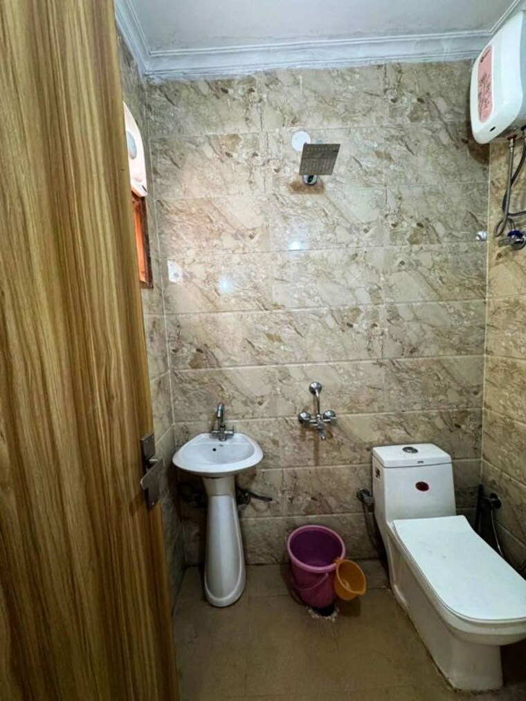 Bathroom, saket 1 Bedroom 630 Sq.Ft. Apartment In Saket Delhi 10223157