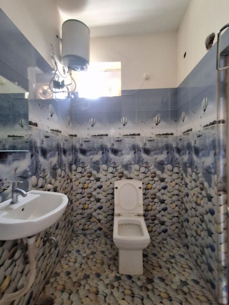 Bathroom, kondapur 3 Bedroom 1500 Sq.Ft. Apartment In Kondapur Hyderabad 10223083