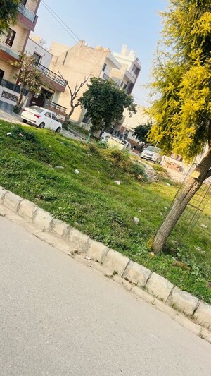  Plot For Sale in Sector 82