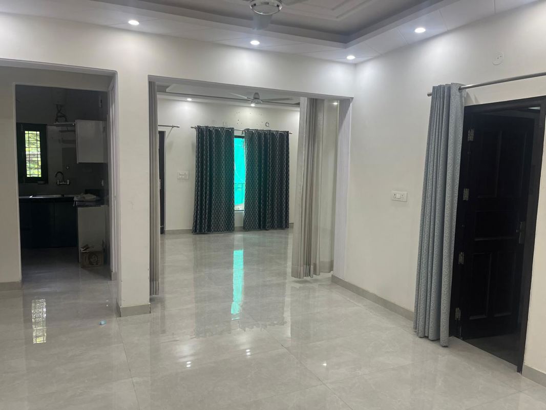 3 BHK Builder Floor For Rent in Sector 14
