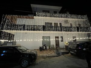 Parking in 6 BHK Builder Floor at Sector 115 – for Sale