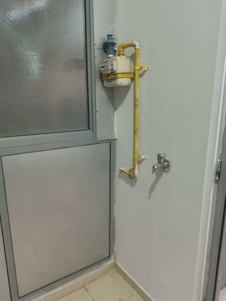 Bathroom, gulshan-bellina 3 Bedroom 1330 Sq.Ft. Apartment In Sector 16 Greater Noida Greater Noida 9532220