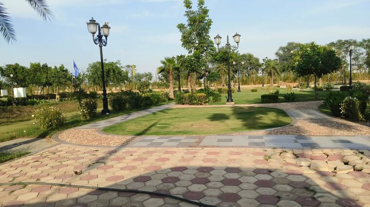 Garden, omaxe-city-omaxe-heights  150 Sq.Yd. Plot In Sector 97 Faridabad 10223279
