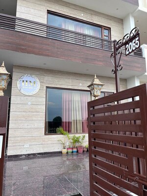 6 BHK Builder Floor – Exterior View View at Sector 117 - for Sale