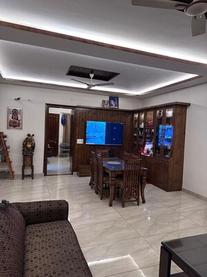 Parking in 6 BHK Builder Floor at Sector 117 – for Sale