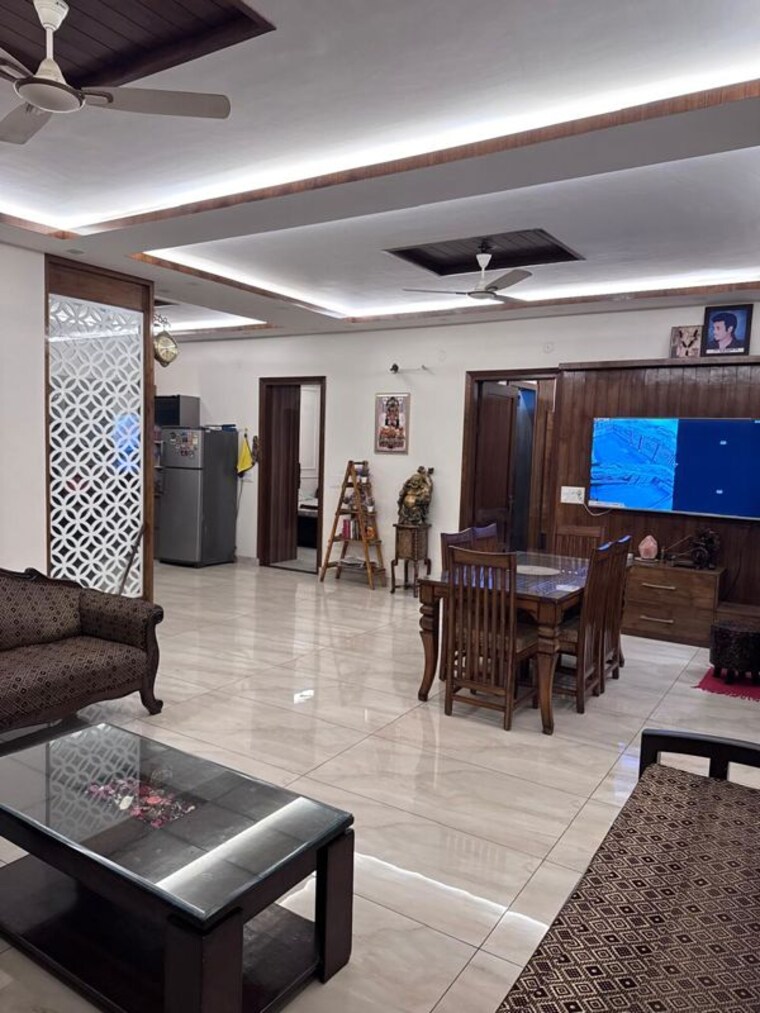 Living Room, sector 117 6 Bedroom 200 Sq.Yd. Builder Floor In Sector 117 Mohali 10223286