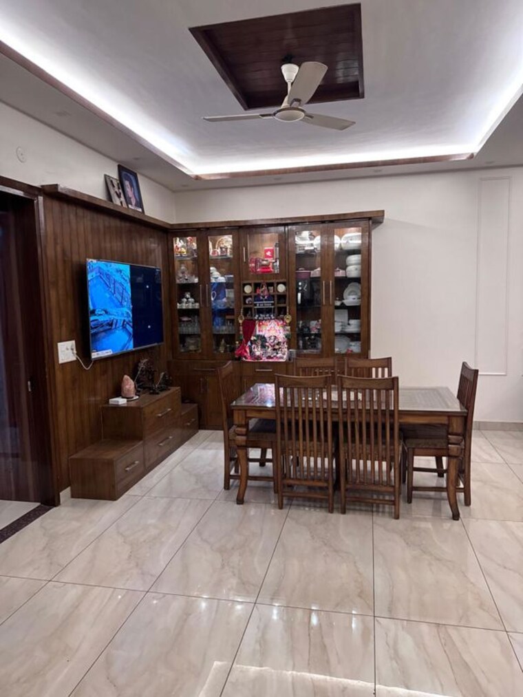 Living Room, sector 117 6 Bedroom 200 Sq.Yd. Builder Floor In Sector 117 Mohali 10223286