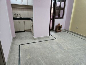 Room in 1 BHK Builder Floor at Malibu Shopping Arcade, Sector 47 – for Rent