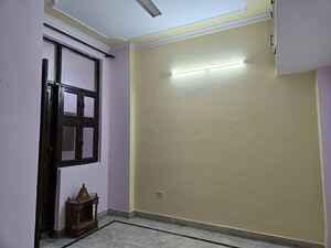 Room in 1 BHK Builder Floor at Malibu Shopping Arcade, Sector 47 – for Rent
