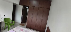 Furnished Amenities in 2 BHK Apartment at Kalpataru Bliss, Santacruz East – for Rent