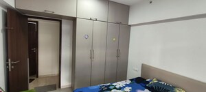 Furnished Amenities in 2 BHK Apartment at Kalpataru Bliss, Santacruz East – for Rent