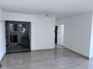 Room in 3 BHK Apartment at Sterling Ascentia, Bellandur – for Rent