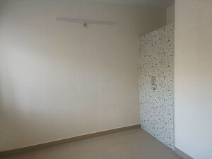 Room in 2 BHK Apartment at Prestige Finsbury Park Regent, Bagaluru – for Rent
