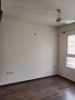 2 BHK Apartment For Rent in Godrej Aqua