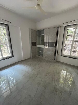 Room in 2 BHK Apartment at Vanaz Corner, Kothrud – for Rent