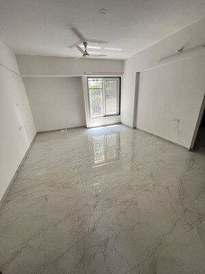 Room in 2 BHK Apartment at Vanaz Corner, Kothrud – for Rent